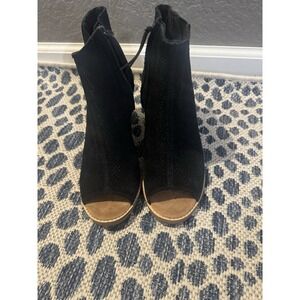 Toms Majorca Peep Toe Ankle Booties Black Suede Perforated Size 8.5